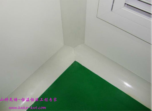 恒温恒湿实验室密闭墙角